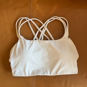 Athleta Hyper Focused Longline Bra D&DD in XS color White with removable padding